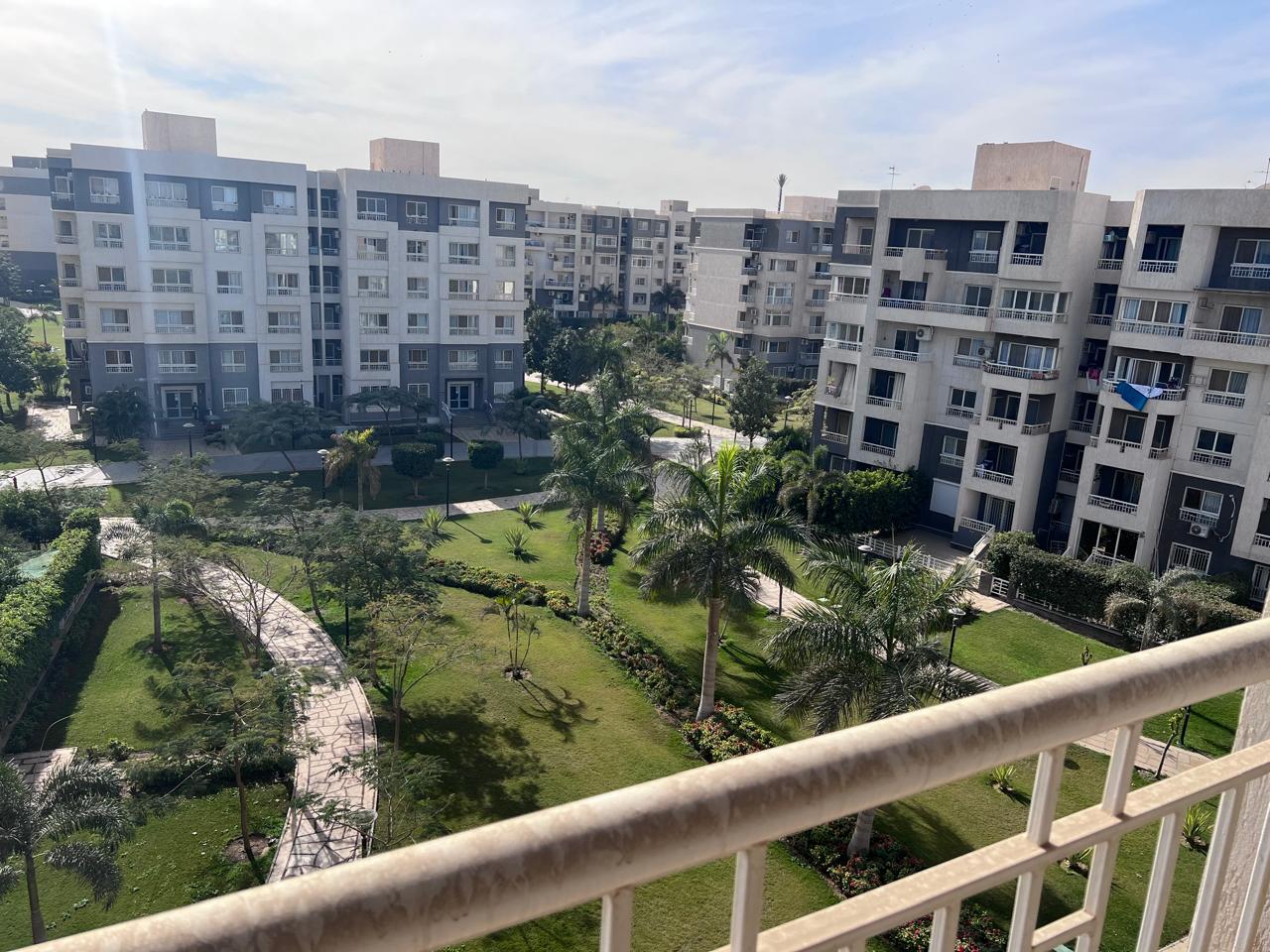 شقة في مدينتي 200 م2 للبيع كاش بحري على النادي استلام فوري 12,000,000 ج 